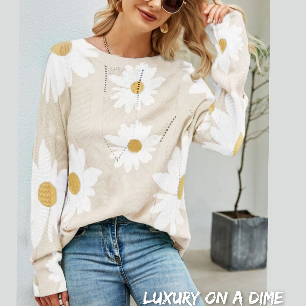 Crewneck Daisy Print Sweater - Beige